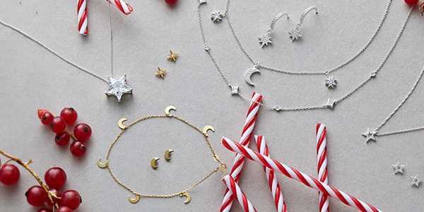 Save up to 1/3 on selected jewellery. Treat them with our sparkling Christmas deals.